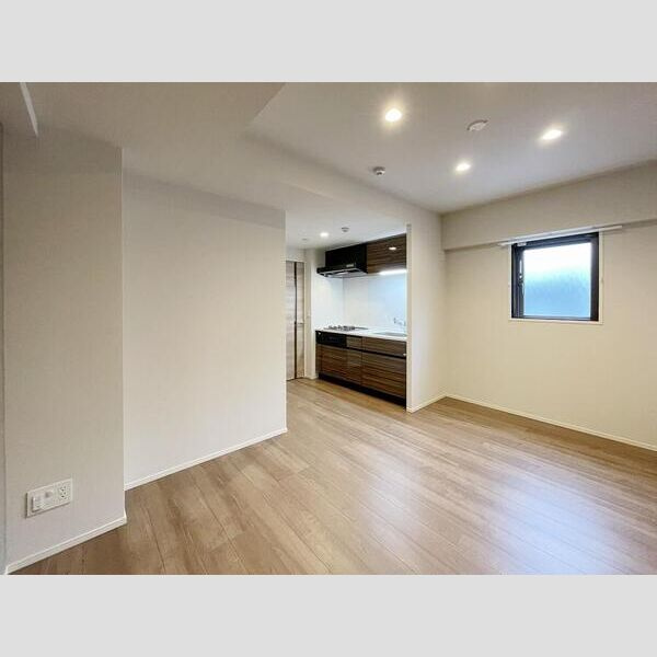 フレンシア西宮北口の居間・リビング