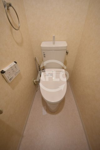 シャルマンフジアニエス本町のトイレ|シャルマンフジアニエス本町　温水洗浄便座