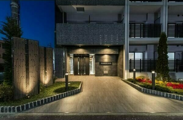 S-RESIDENCE浄心のエントランス