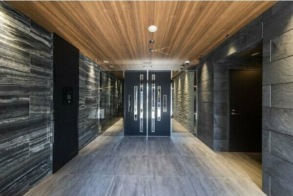 S-RESIDENCE浄心のエントランス