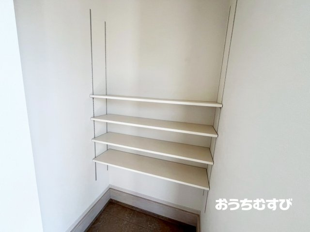 春日井市下津町1期(全2棟)の収納