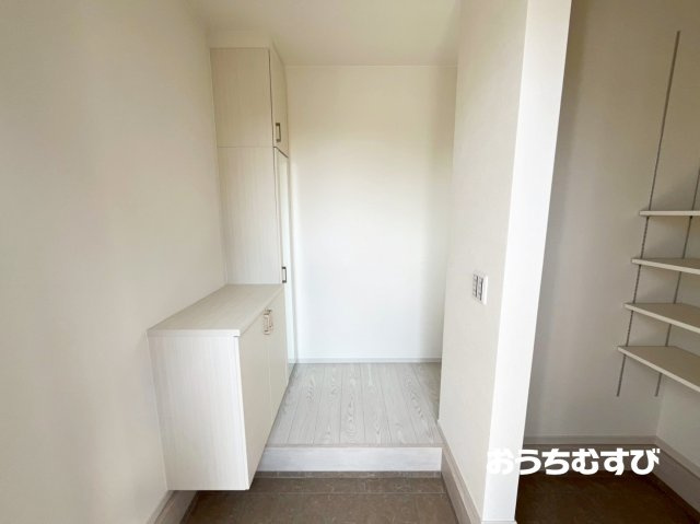 春日井市下津町1期(全2棟)の玄関
