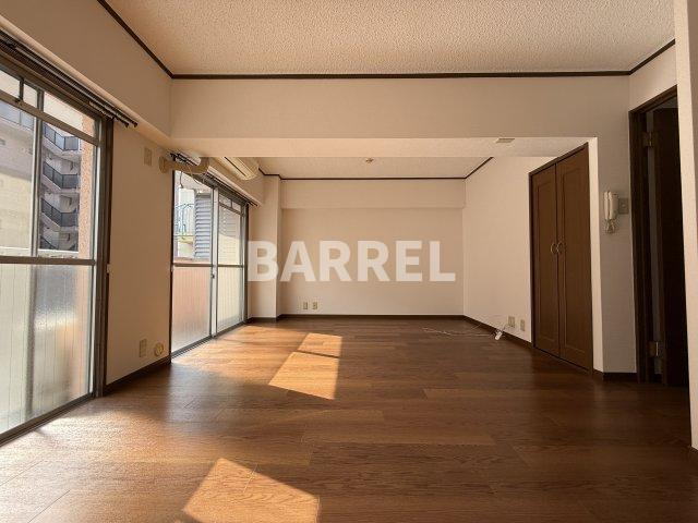 テラジハイツI号館の居間・リビング