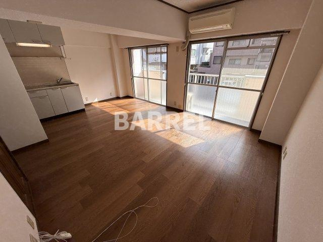 テラジハイツI号館の居間・リビング