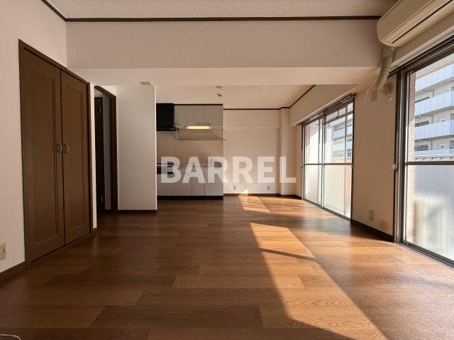 テラジハイツI号館の居間・リビング