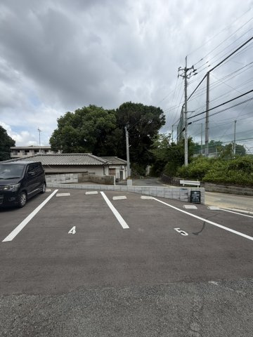 コーポ薫の駐車場