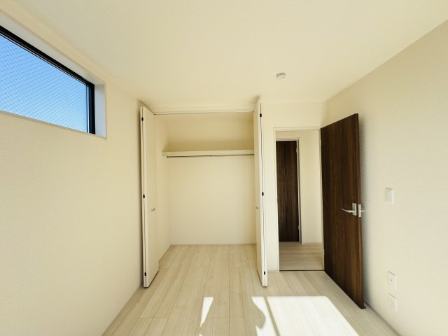 三郷市彦糸１丁目新築戸建の収納|6帖寝室収納