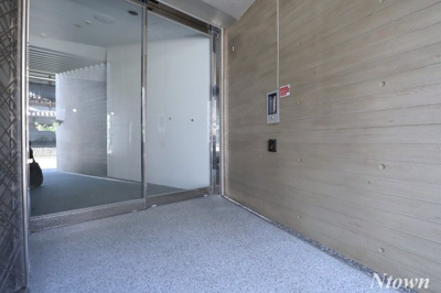 【エントランス】 | THE CROSS | エントランスです