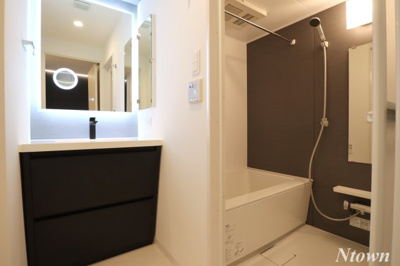 【洗面所】 | THE CROSS | ゆったりとスペースのある洗面所