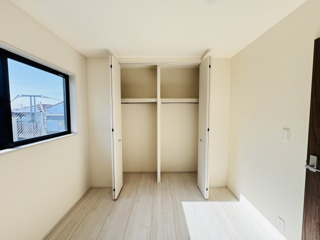 三郷市彦糸１丁目新築戸建の収納|5.01帖洋室収納