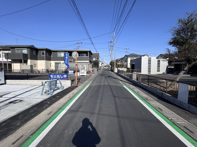 三郷市彦糸１丁目新築戸建の前面道路含む現地写真|東側前面道路