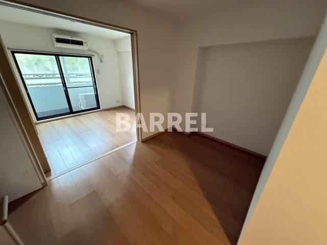 ヨルム稲津の内装