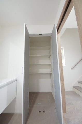 鹿籠2丁目の収納|洗面所にも収納スペースがあります