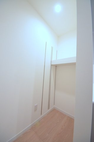 浜田本町の収納|パントリースペース有
キッチン周りの収納も充実しています