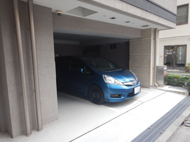 クレヴィア日本橋の駐車場