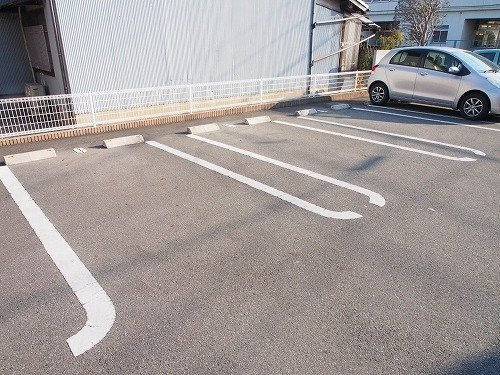 サン　ツインズ　Ａの駐車場