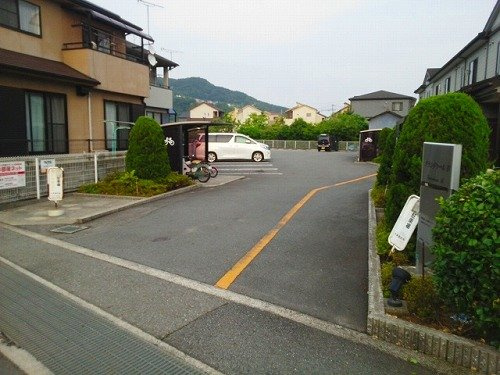 グランドゥールＢの駐車場
