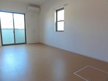 ホワイトローズの居間・リビング