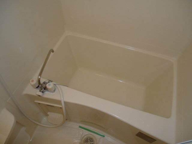 フルハウスＡ棟の浴室|バス