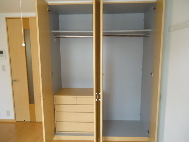 フルハウスＡ棟の収納|クローゼット