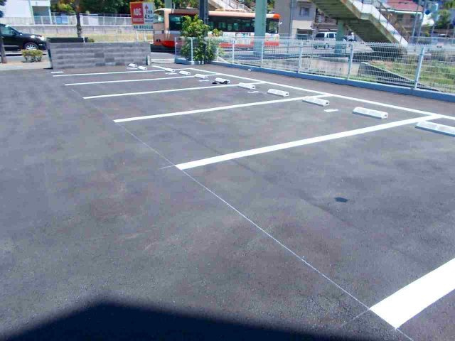 シエル青山の駐車場