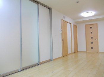 クレール姫路の居間・リビング