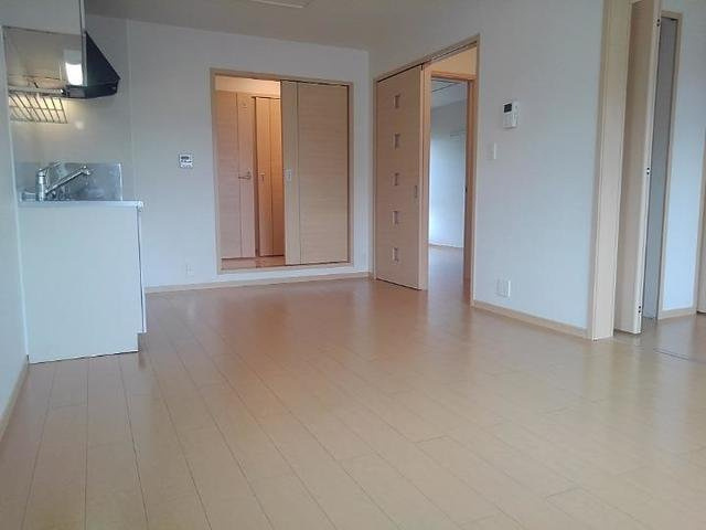 アイリスガーデンＢの居間・リビング