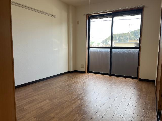 ＩＮＧＬＥ　ＳＩＤＥの内装|室内