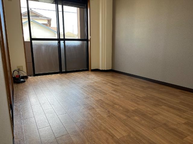 ＩＮＧＬＥ　ＳＩＤＥの内装|室内