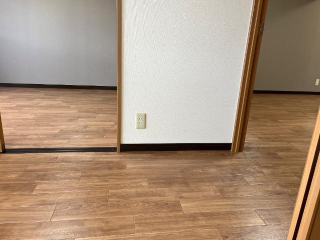 ＩＮＧＬＥ　ＳＩＤＥの内装|室内