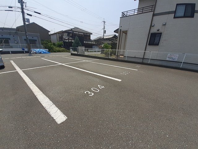 エルタウンの駐車場