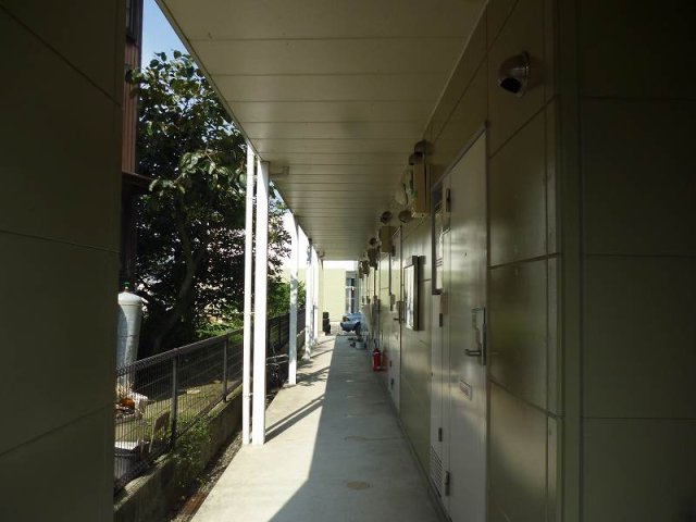 レオパレスＣｏｍｏｄｏⅠの玄関