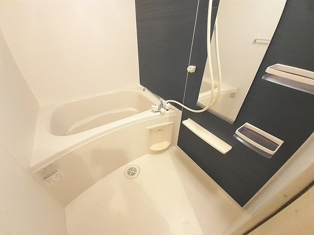 ウエスト　ウッド　アベニューの浴室