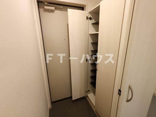 Historia大久保の玄関