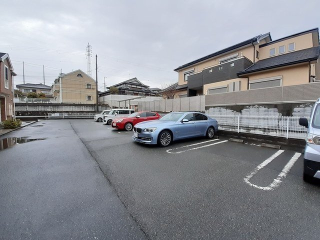 井ノ口ハイツⅡの駐車場