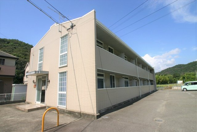 レオパレスセント・クロスの外観