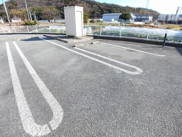 アン・グランジェの駐車場