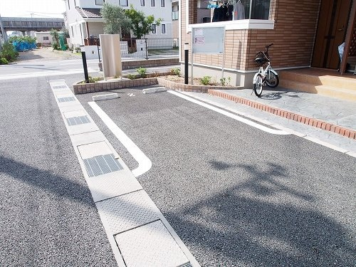 グランデ光祥１の駐車場