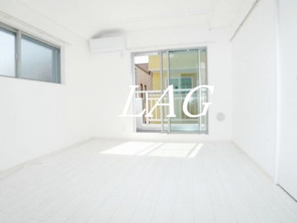 【居間・リビング】 | テゾーロ弐番館 | 洋室です。