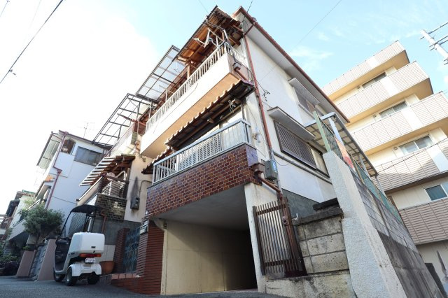 生駒市西松ケ丘の一戸建て