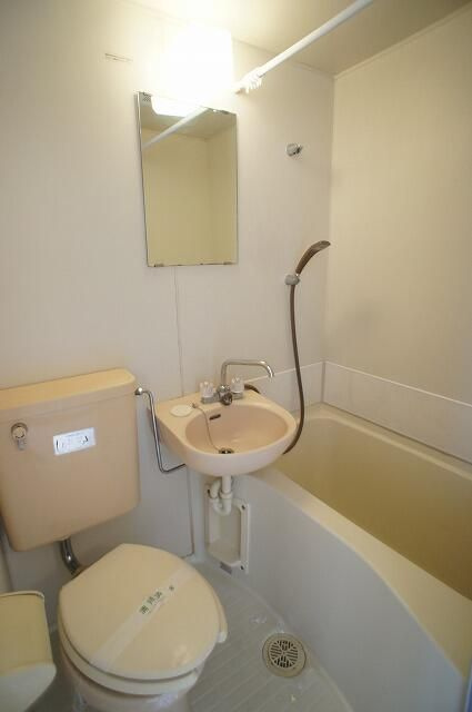 サンパレス大久保壱番館の浴室