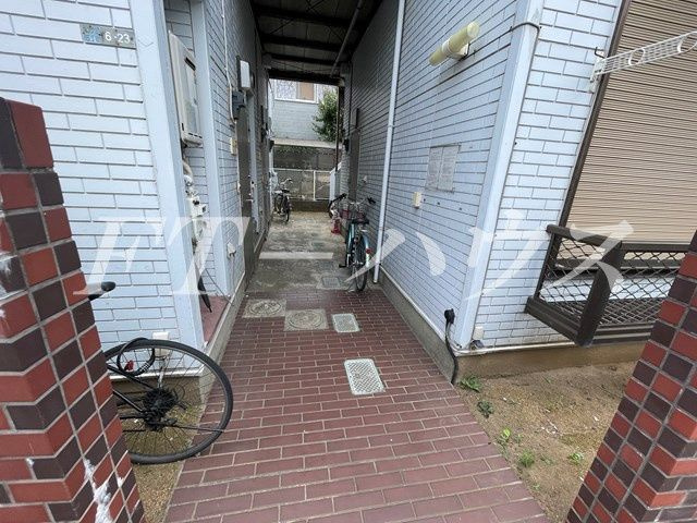 サンパレス大久保壱番館のエントランス