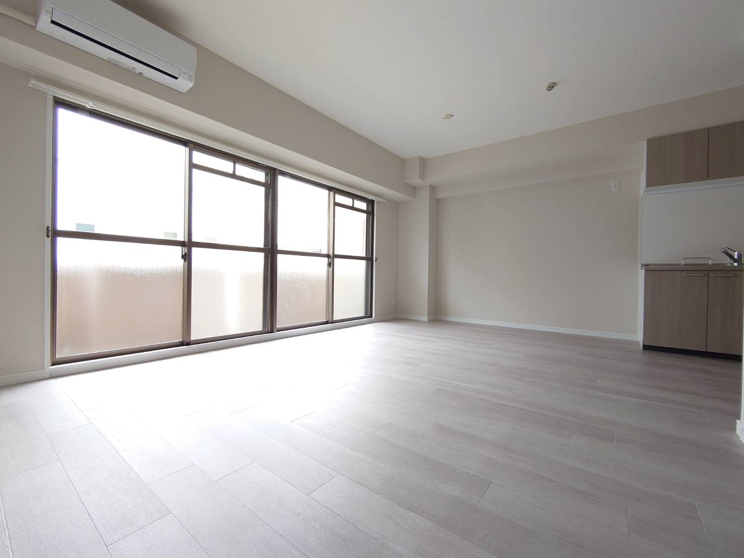 プリメーラリヨンの居間・リビング