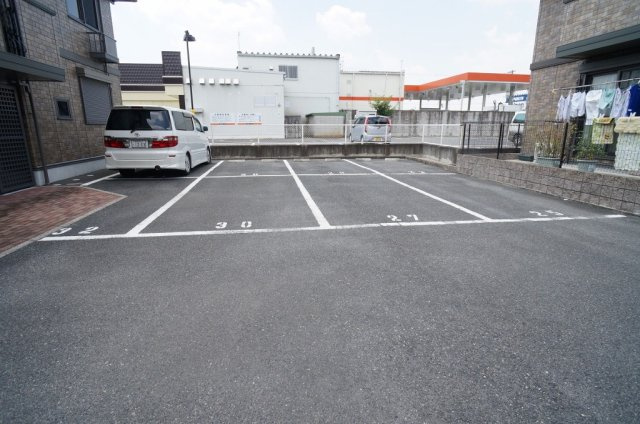 ヴェルジェⅢの駐車場