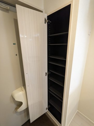 ハーモニーテラス大杉町Ⅱの玄関|103号室ｼｭｰｽﾞﾎﾞｯｸｽ
