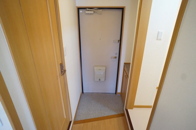 セレーノ東生駒Ｂの玄関