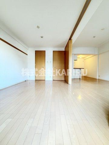 ラベニールの洋室