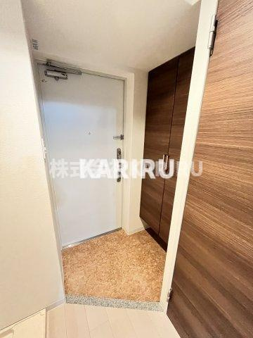 Luxe森之宮の玄関