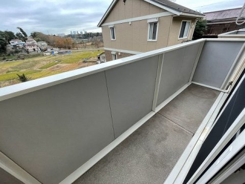 ヴィラージュ Bのバルコニー