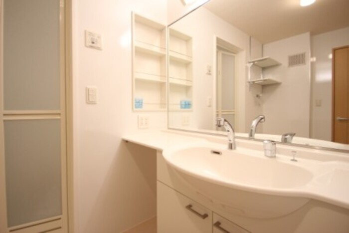 ヴィラージュ Bの洗面所|203洗面台･ヴィラージュB